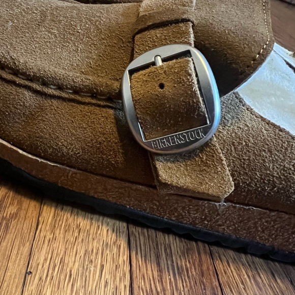 Birkenstock Women’s Buckley Shearling Clog in Dark Tea, Size 10 - Picture 5 of 8